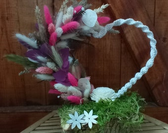 Macrame heart with dried flowers on a tree slice, Mother's Day, dried flower wreath, gift, birthday, wedding