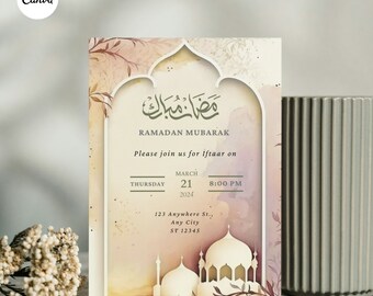 Könnte beinhalten: Eine Ramadan Mubarak Einladungskarte mit Aquarellhintergrund und kalligraphischem Design. Die Karte zeigt eine Moscheesilhouette und den Text "Ramadan Mubarak" in arabischer Schrift. Die Einladung ist für ein Iftar am Donnerstag, den 21. März 2024, um 20:00 Uhr. Die Adresse lautet 123 Anywhere St., Any City, ST 12345.