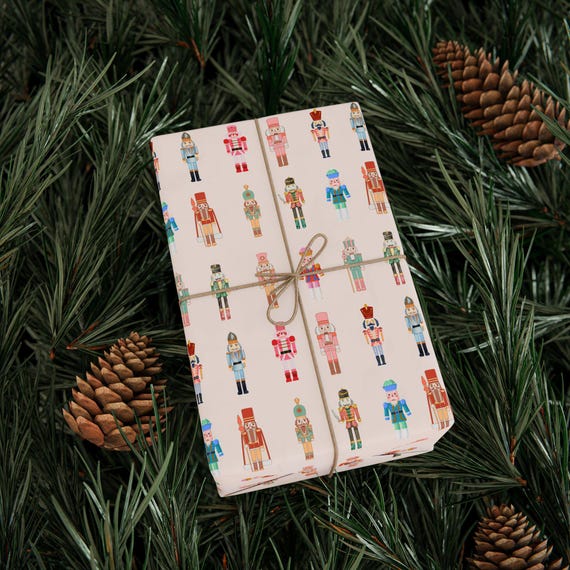 Rouleau Papier Cadeau Réversible Noël - Motif Sapin Et Flocons De Neige Noir Et Doré - 43 Cm X 10 M - Pour Fêtes D'hiver - 11