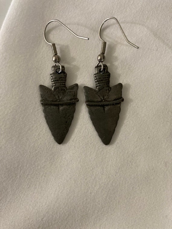 Vintage Pewter Arrowhead Earrings