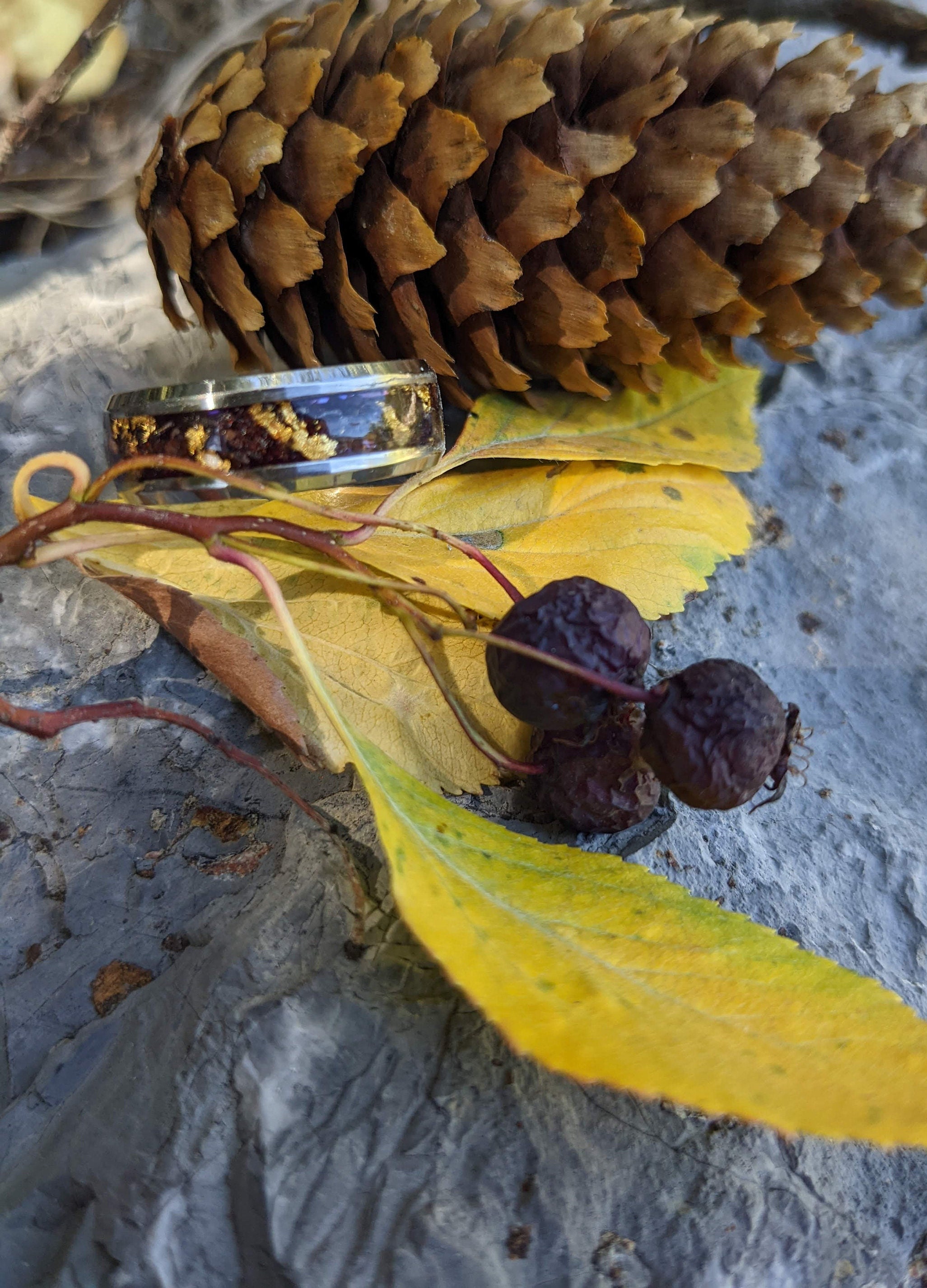 Crushed Red Garnet and Gold Leaf Inlay Ring. I Can Order the Ring Core ...