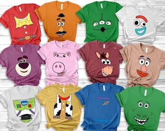 Camiseta familiar a juego con cara de Toy Story, camiseta con personajes de Toy Story, camiseta con disfraz de Toy Story, camiseta de cumpleaños de Disney para grupos, Buzz Lightyear y Woody.