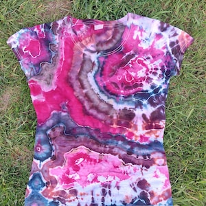 Women&#39;s Geode Tie-dye T-shirt