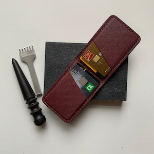 Cartera de cuero granate quemado (V-bifold)