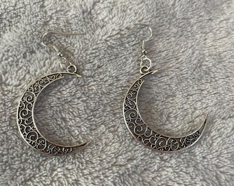 MOON earrings,crescent moon earrings,antique moon earrings