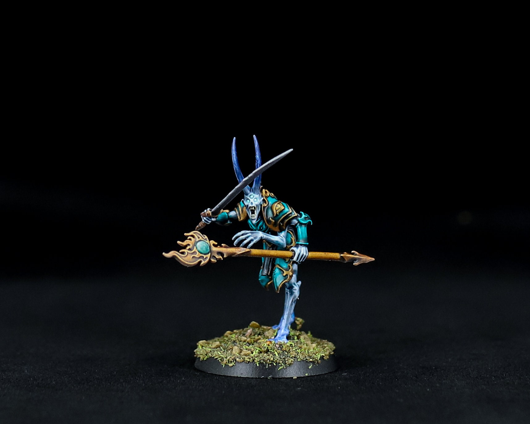 Magister - Disciples of Tzeentch - Pro Painted Warhammer