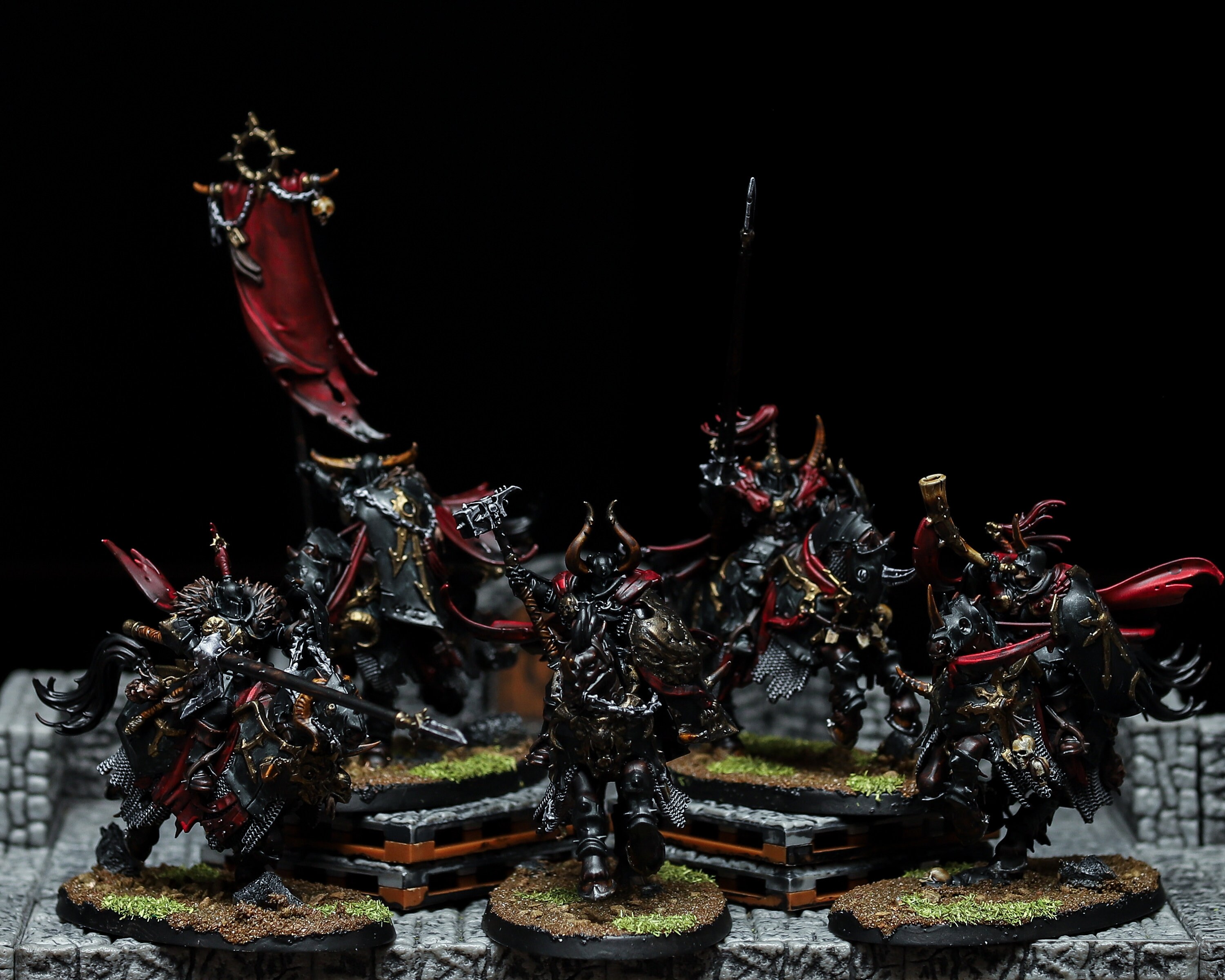 The Chaos Knights have had a glow up. Get a look at the rest of the new Slaves to Darkness miniatures here