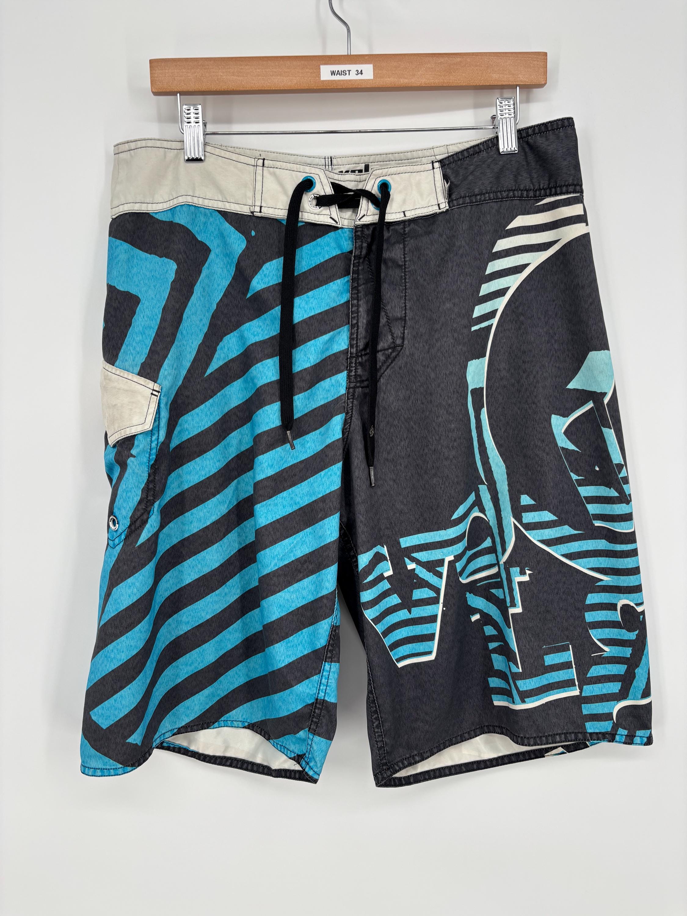 VOLCOM made in USAデッドストックサーフトランクス 34 VOLCOM made in USAデッドストックサーフトランクス 34 - メルカリ