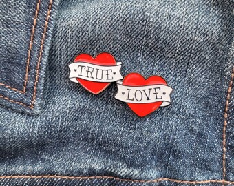 True Love Pike Tattoo Banner Red Hearts Quote Enamel Brooch Badge Pin Set