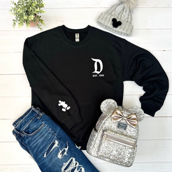 Disneyland Vintage logo Sweatshirt, Disneyland sweater, Disneyland shirt, Disneyland velvet print, minimalist unisex sweatshirt.