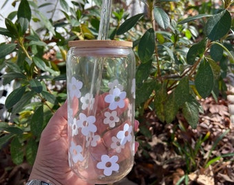 Daisy 16 oz. Glass Cup