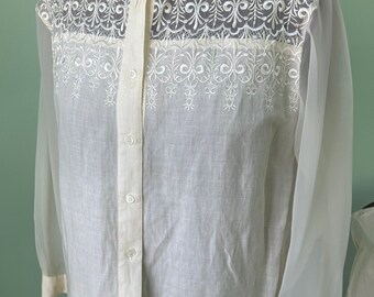 Stylish Formal Button up Breckenridge blouse ivory cream colored size 12, looks brand new