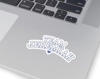 Naklejka drużyny uniwersyteckiej Jeremiaha | Lato, w którym stałam się piękna | gadżety Tsitp, prezent Tsitp, naklejka Tsitp na laptopy, dzienniki, kubki, dla niej