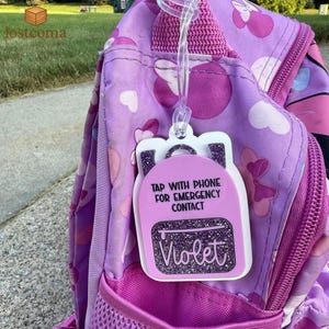 NFC Backpack Tag with Emergency Contact – Custom Kid Name Bag ID – Glitter & Matte Acrylic Options – School Travel Safety Keychain