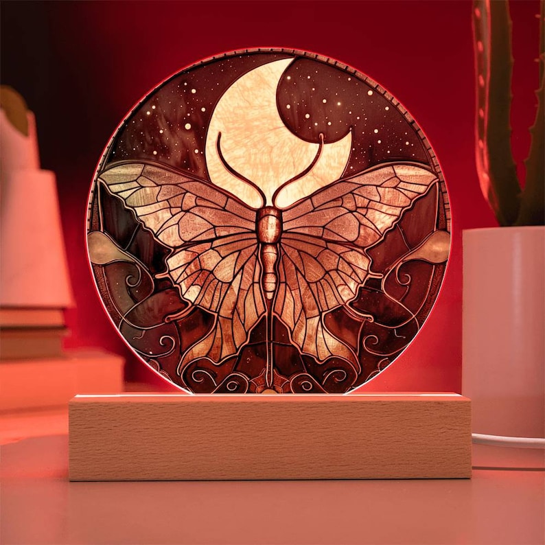 LoveShareGifts Luna Moth Nightlight - Thumbnail 3