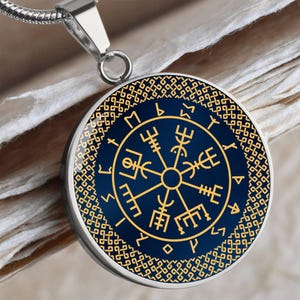 Vegvisir Pendant Personalised | Wayfinder Viking Compass Necklace | Norse Runes Necklace | Nordic Pagan Protection Amulet