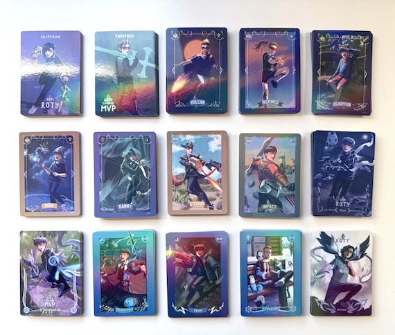 Lolesports Players as Champions Holographic Cards (63x88 mm)