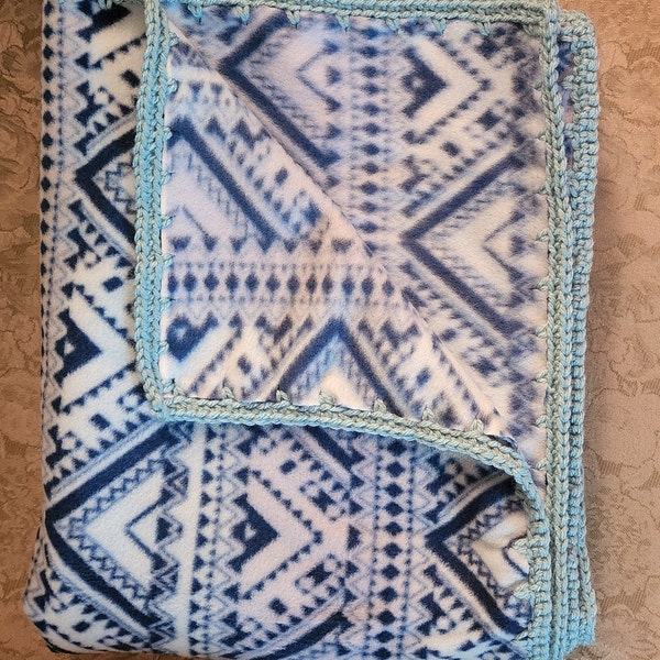 Repeating Geometric Cozy Throw Blanket