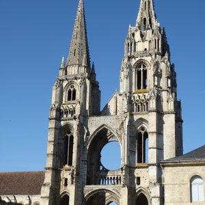 Soissons Cathedral ruins - Rose window