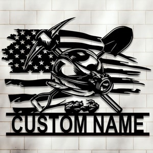 Personalisiertes Bergmann Metall Namensschild | Benutzerdefinierte Coal Mine US Flagge Metall Wand Kunst | Bergmann Höhle Dekor | Geschenk für Ihn | 20-24 cm