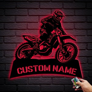 Decorazione murale in metallo con moto da cross personalizzata, insegna in metallo con moto da cross, decorazione da motocross, insegna in metallo con nome da motociclista, regalo per motociclisti, 8-24 pollici