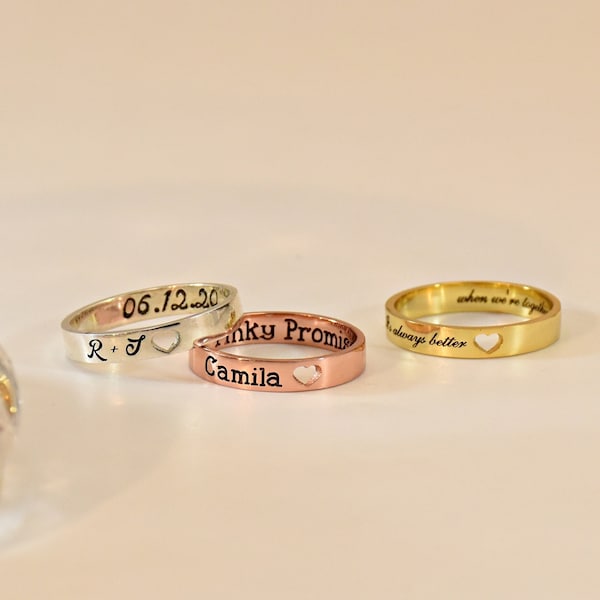 Bague de mot personnalisée, bague gravée à l'intérieur, bague de nom personnalisée, bague de coordonnées délicates, bande empilable, cadeau d'anniversaire pour elle, fête des mamans