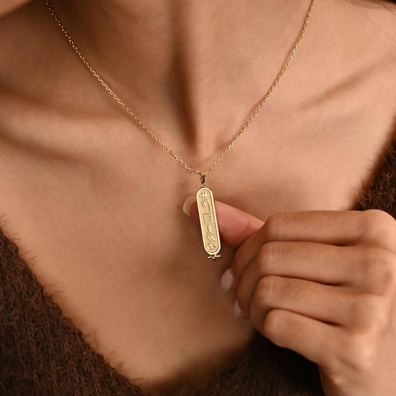 18k Gold ägyptische Kartusche Halskette, kundenspezifische ägyptische Hieroglyphische Namenshalskette, Ägypten Benutzerdefinierter Namensschmuck, personalisierte Geschenke für Sie Bild 8