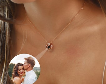 Collana con proiezione di cuori d'amore, ciondolo con foto commemorativo personalizzato, collana con foto di cuore personalizzata, regalo di San Valentino per mamma amica