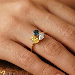 Smaragd 3 Birthstone Cluster Ring, Multi Form Edelstein Ring, Familie Birthstone Ring, Dreifach Birthstone Ring, Geschenk für sie, Weihnachtsgeschenk