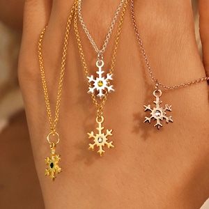 Collana fiocco di neve con pietra portafortuna, collana fiocco di neve in oro, collana con ciondolo invernale, regalo di compleanno per donna, regalo di Natale, gioielli di Natale