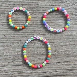 Bracelet de perles personnalisé pour enfant/adulte/élastique/N'importe quel nom/message ou citation/cadeau/meilleur professeur/articles de fête