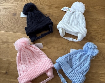 Gebreide babymutsje met pompons: fleece gevoerde wintermuts