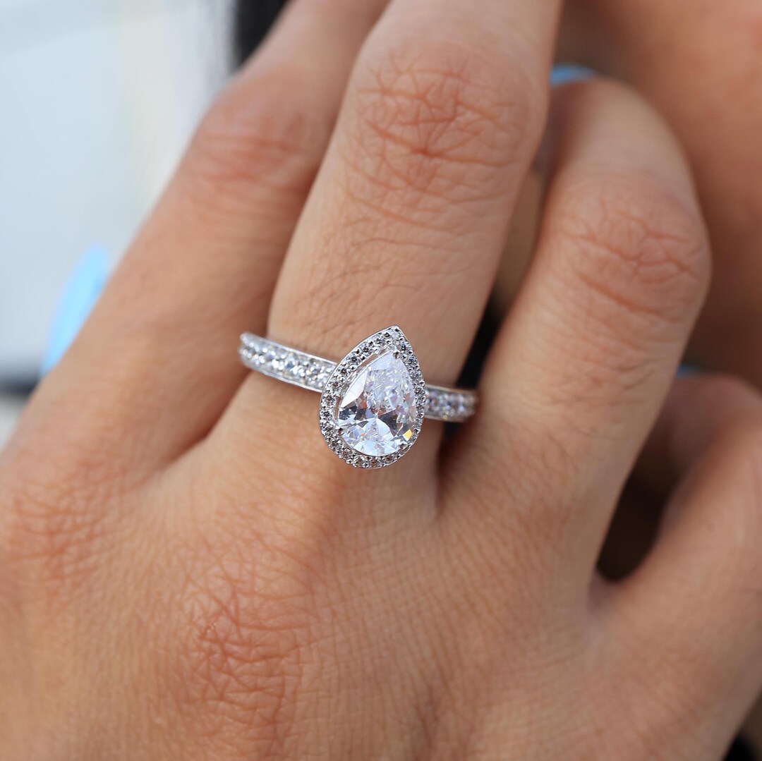Pear Cut Lab Grown Diamond Halo Engagement Ring - Etsy
