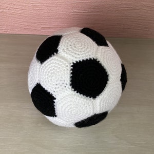 Soccer ball crochet pattern