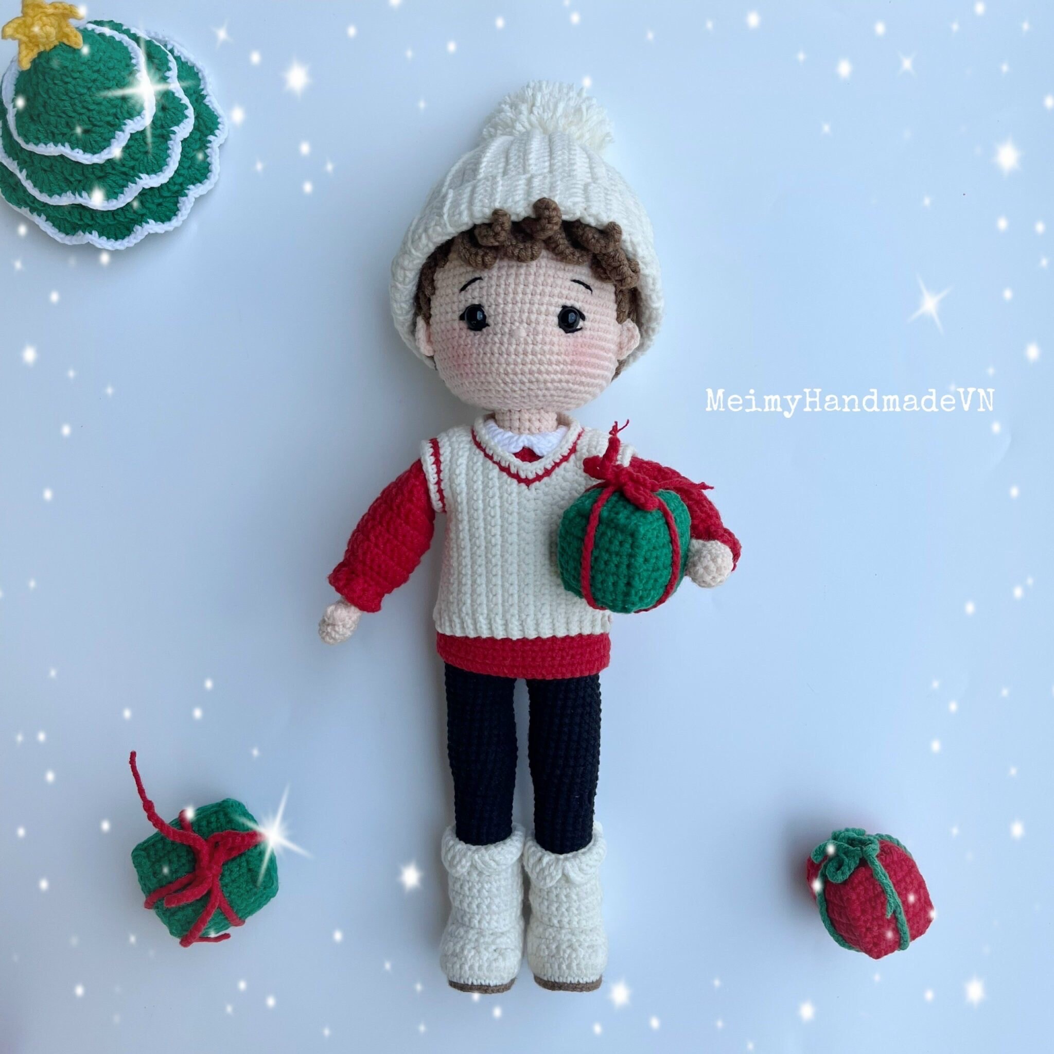 【プップさま】christmas doll ୨୧ 森でスキーをする 男の子 Liam Doll Crochet Pattern, Christmas Doll, Noel Doll, Crochet Boy