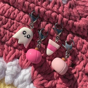 Roze Halloween-steekmarkeringen | Steekmarkeringsbedels spookachtig seizoen | Voortgangshouders van polymeerklei | Steekmarkeerder breien