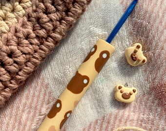 Bear Crochet Hook | Handmade Ergonomic Custom Polymer Clay Cute Teddy Bear Crochet Hook Grip | Coquette Crochet Hook