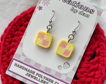 Pendientes de pastel Battenberg / Joyería artesanal de arcilla polimérica con temática de comida