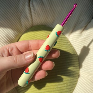 Sage Green Strawberry Crochet Hook  | Cute Green Handmade Ergonomic Custom Polymer Clay Crochet Hook Grip | Fruit Crochet Hook