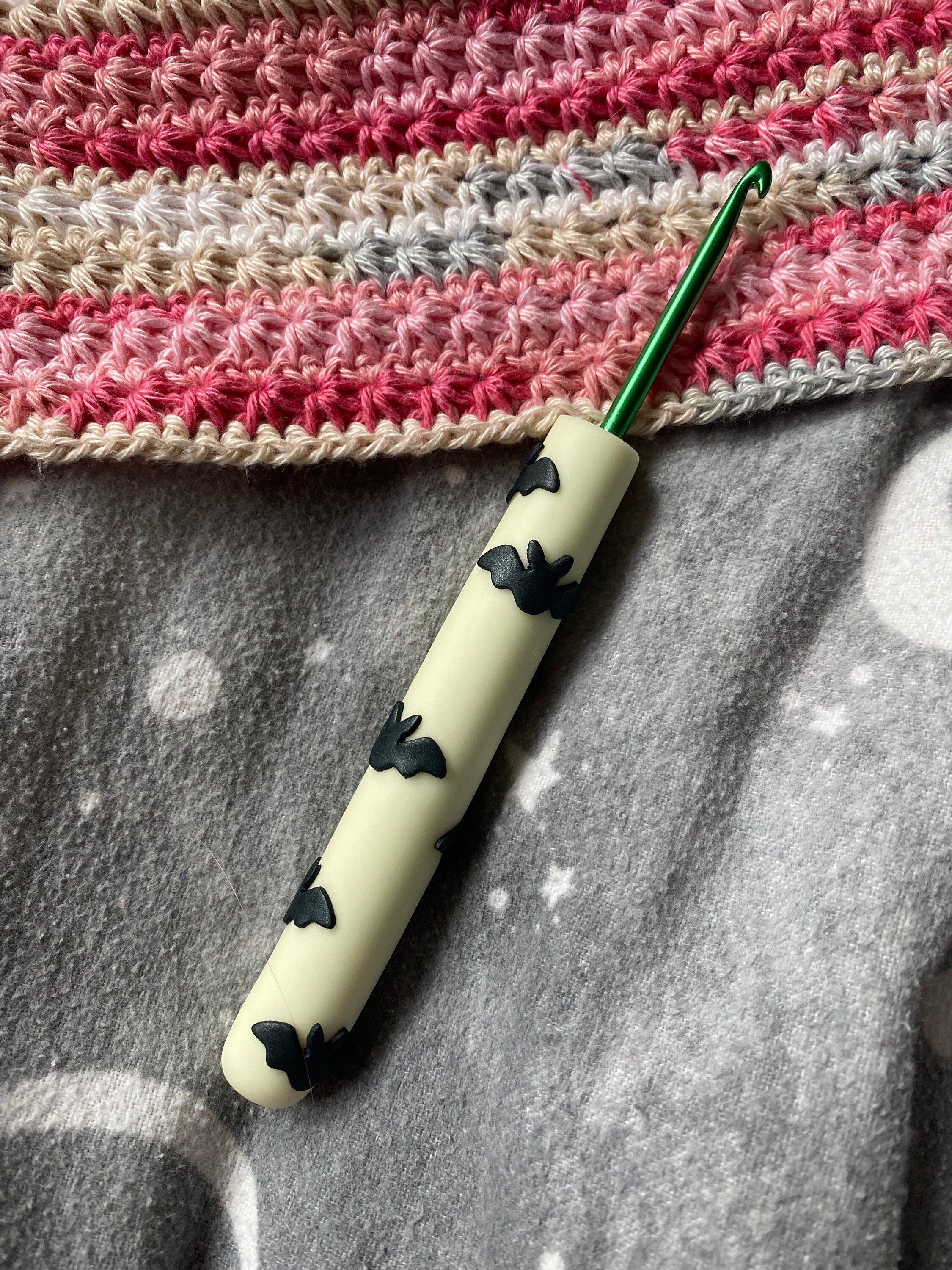 MADE TO ORDER Halloween Glow in the Dark Bat Crochet Hook Custom Crochet  Hooks Polymer Clay Crochet Hooks Cute Crochet Hook 