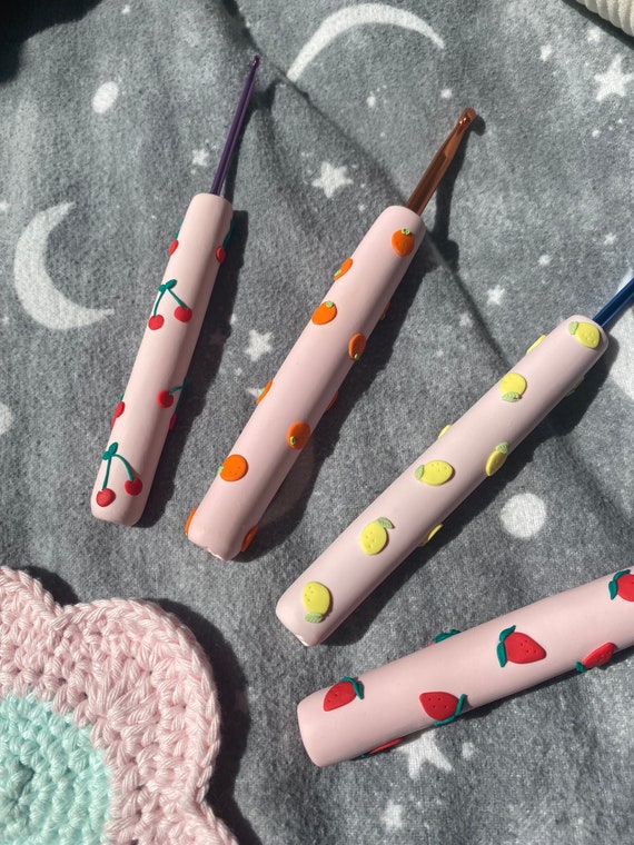 MADE TO ORDER Pastel Pink Fruity Polymer Clay Crochet Hook Set of 4, Clay Crochet  Hooks, Cute Crochet Hooks, Crochet Hook Set 