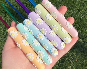 MADE TO ORDER Pastel Spring Flower Polymer Clay Crochet Hook Set of 3, Clay Crochet Hooks, Cute Crochet Hooks, Crochet Hook Set