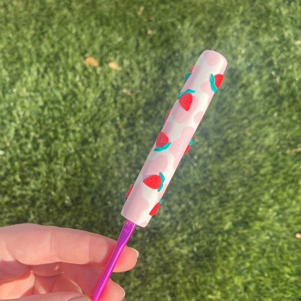 MADE TO ORDER Strawberry Cow Print Crochet Hook | Custom Crochet Hooks | Polymer Clay Crochet Hooks | Cute Crochet Hook | Pink Crochet Hook