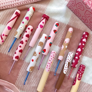 READY MADE Handmade Polymer Clay Crochet Hooks Cow Print | Personalised Custom Crochet Hooks | Polymer Clay Crochet Hooks | Crochet Hooks