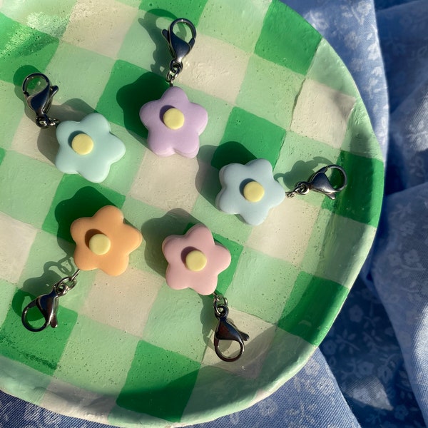 Pastel Flower Stitch Markers | Cute Daisy Stitch Marker Charms | Polymer Clay Progress Keepers | Knitting Stitch Marker Set