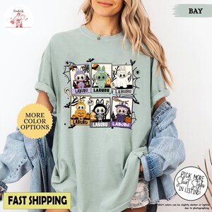 Camiseta com carta de tarô Comfort Colors® Monster Doll, camiseta fofa com fantasma Labubu, camiseta assustadora de Halloween Labubu, camiseta pastel com boneca assustadora