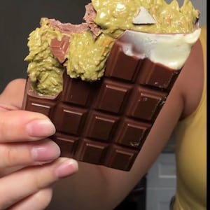 original Ceviz Ağacı viral dubai chocolate bar with pistachio and kunafa