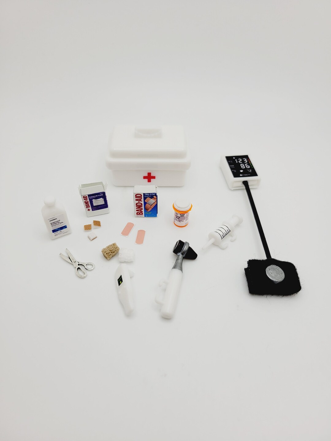 Miniature First Aid Kit/dollhouse Medicine Chest/micro Doctor Supplies ...