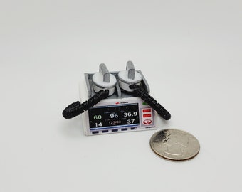 Dollhouse Miniature Medical Defibrillator/Dollhouse Medical Equipment