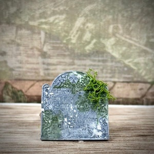Multi-Scale 1700s Flat Slab Headstone Dollhouse Miniature- tiny grave marker- diorama cemetery monument- mini Halloween town prop- graveyard